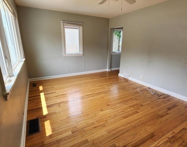 225 Deptford Road - Photo Thumbnail 5