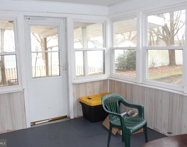 107 Laurel Avenue - Photo Thumbnail 12