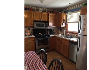 19 College Avenue - Photo Thumbnail 2