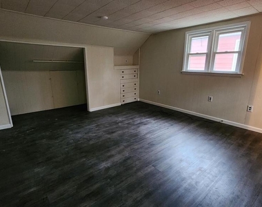407 W High Street - Photo Thumbnail 4