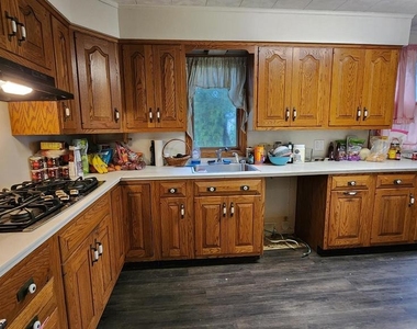 407 W High Street - Photo Thumbnail 2