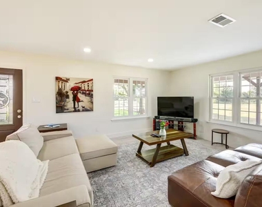 1616 County Road 463 - Photo Thumbnail 5