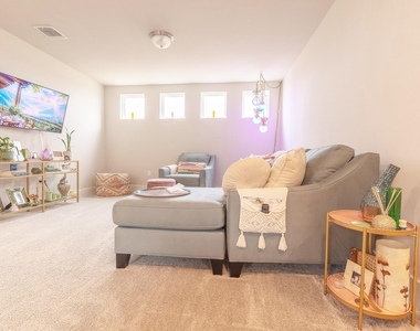 7401 Grand Linden Way - Photo Thumbnail 2