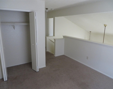 2217 Katy Ln - Photo Thumbnail 7