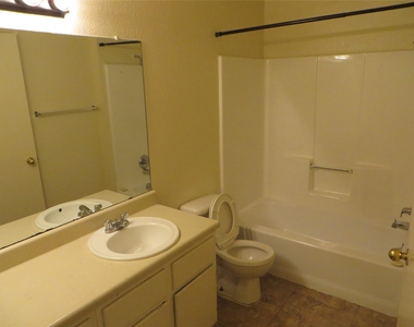 2217 Katy Ln - Photo Thumbnail 20