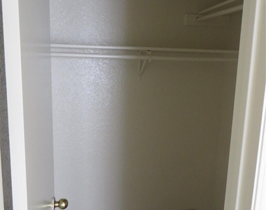 2217 Katy Ln - Photo Thumbnail 15