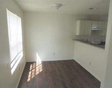 2217 Katy Ln - Photo Thumbnail 19