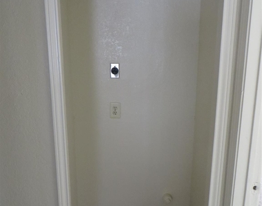 2217 Katy Ln - Photo Thumbnail 14