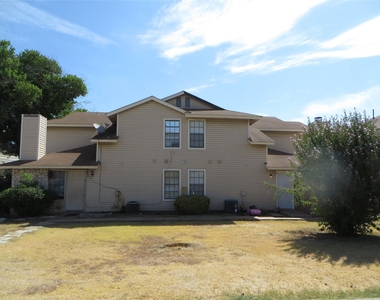 2217 Katy Ln - Photo Thumbnail 2