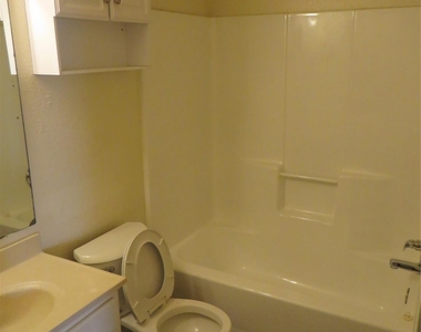 2217 Katy Ln - Photo Thumbnail 13