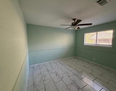 9405 Newberry Dr - Photo Thumbnail 8