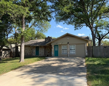 9405 Newberry Dr - Photo Thumbnail 4