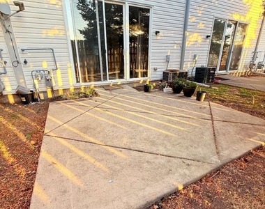 705 Blossom Court - Photo Thumbnail 10