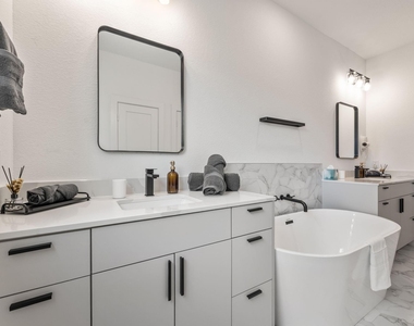 5502 Texas Street - Photo Thumbnail 14