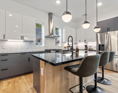 5502 Texas Street - Photo Thumbnail 4