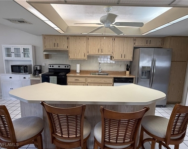27791 Hacienda East Boulevard - Photo Thumbnail 10