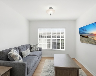 11029 Mill Creek Way - Photo Thumbnail 24