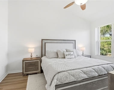 11029 Mill Creek Way - Photo Thumbnail 15