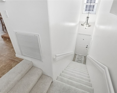 11029 Mill Creek Way - Photo Thumbnail 3