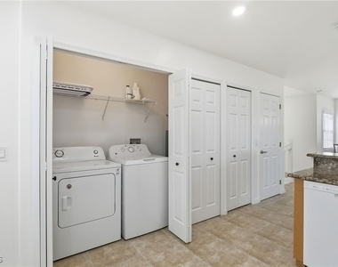 11029 Mill Creek Way - Photo Thumbnail 7