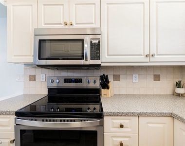 25740 Hickory Boulevard - Photo Thumbnail 9