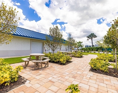 25740 Hickory Boulevard - Photo Thumbnail 6