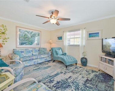 572 105th Avenue N - Photo Thumbnail 11