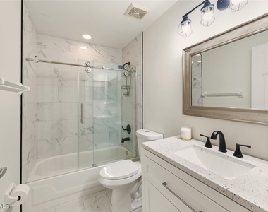 636 Windsor Square - Photo Thumbnail 14