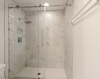 636 Windsor Square - Photo Thumbnail 12