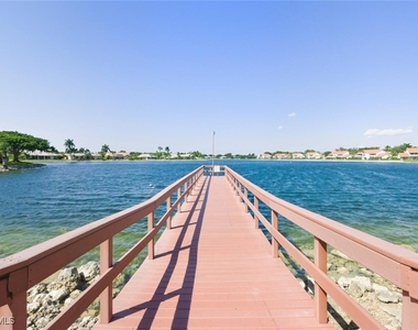 636 Windsor Square - Photo Thumbnail 24