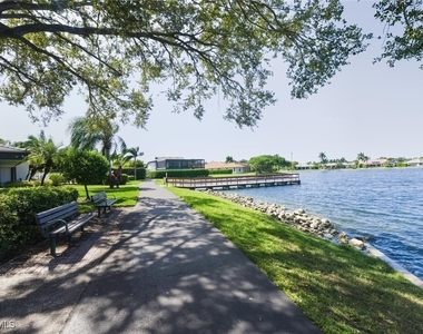 636 Windsor Square - Photo Thumbnail 23