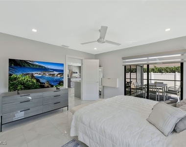 532 103rd Avenue N - Photo Thumbnail 9