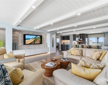 9051 Gulf Shore Drive - Photo Thumbnail 4