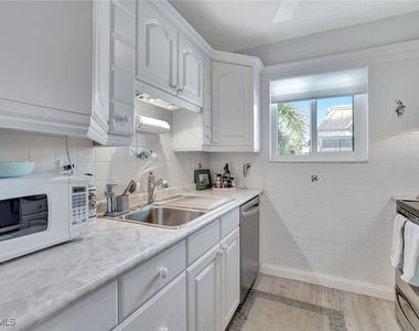 766 Central Avenue - Photo Thumbnail 4