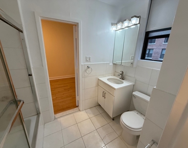 East 63rd Street - Photo Thumbnail 6