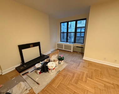 East 63rd Street - Photo Thumbnail 2