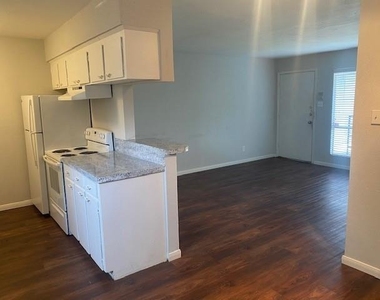 918 Heights Blvd Boulevard - Photo Thumbnail 1