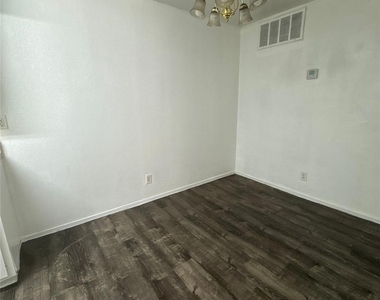 6200 W Tidwell Road - Photo Thumbnail 5