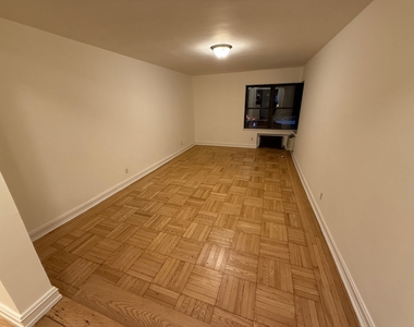 East 46th Street - Photo Thumbnail 1