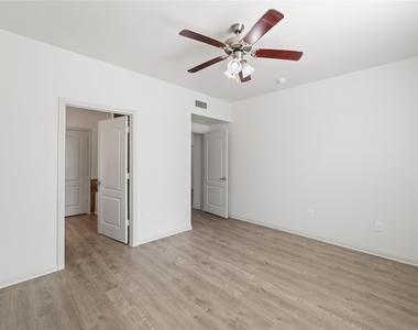 11925 Jones Road - Photo Thumbnail 16
