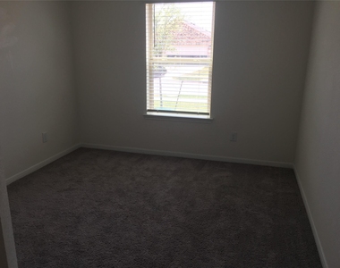 10429 Sherwin Pass Drive - Photo Thumbnail 6
