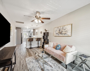 3808 Cochran Street - Photo Thumbnail 3