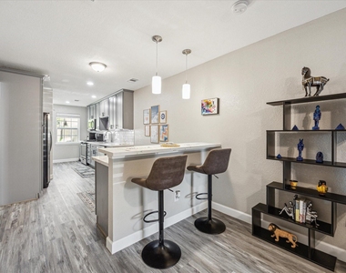 3808 Cochran Street - Photo Thumbnail 4