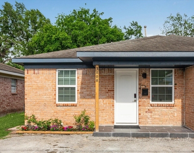 3808 Cochran Street - Photo Thumbnail 1