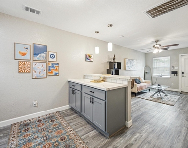 3808 Cochran Street - Photo Thumbnail 7