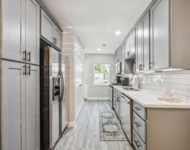 3808 Cochran Street - Photo Thumbnail 5