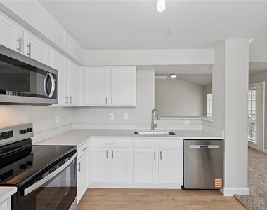 10990 West Road - Photo Thumbnail 13