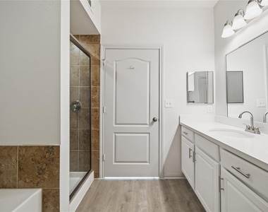 11925 Jones Road - Photo Thumbnail 18