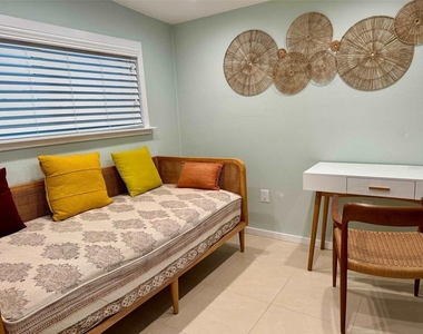 3012 Grand View Avenue - Photo Thumbnail 21
