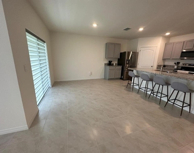 975 Brooklet Drive - Photo Thumbnail 7